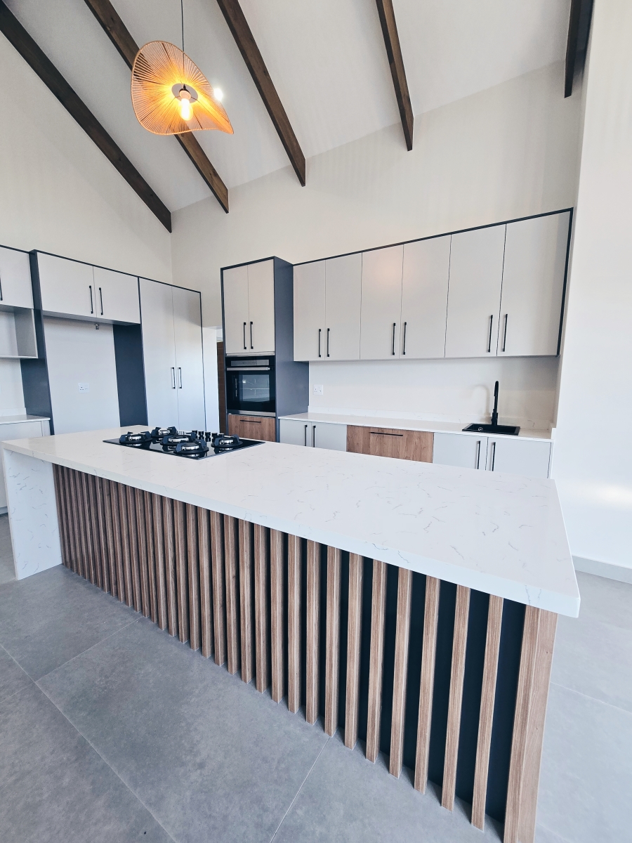 5 Bedroom Property for Sale in Outeniquasbosch Western Cape